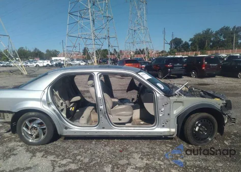 2006 Chrysler 300 C z USA, uszkodzony, nr VIN 2C3LA63H46H135084